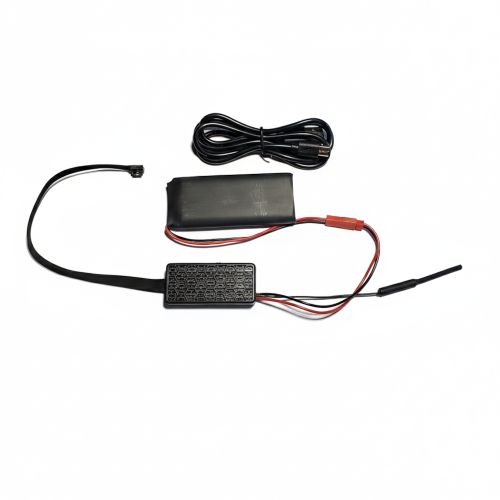 foto del producto y sus accesorios cable de carga, bateria, producto cinta camara y antena