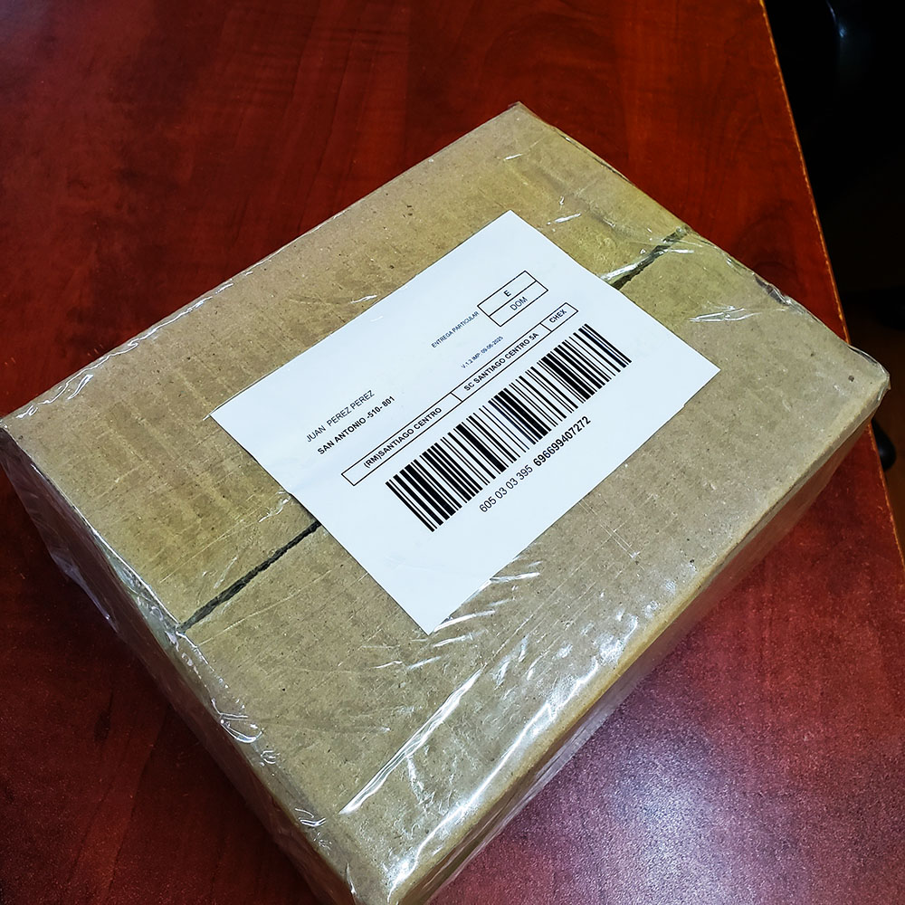 Ejemplo de caja para despacho y su etiqueta